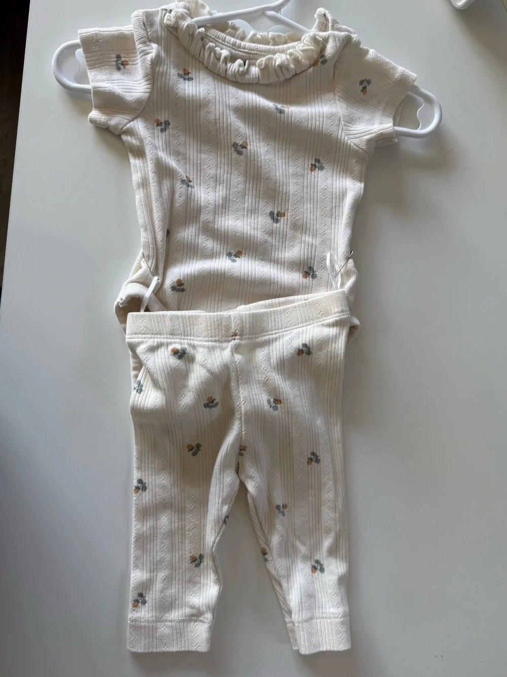 H&M Cream Ribbed Two-Piece Set with Small Floral Print, Newborn